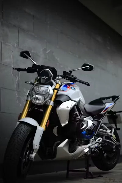 Motorcycle presentation reference
